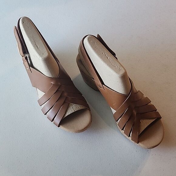 Clarks Brown Wedge Sandals - Picture 4 of 6